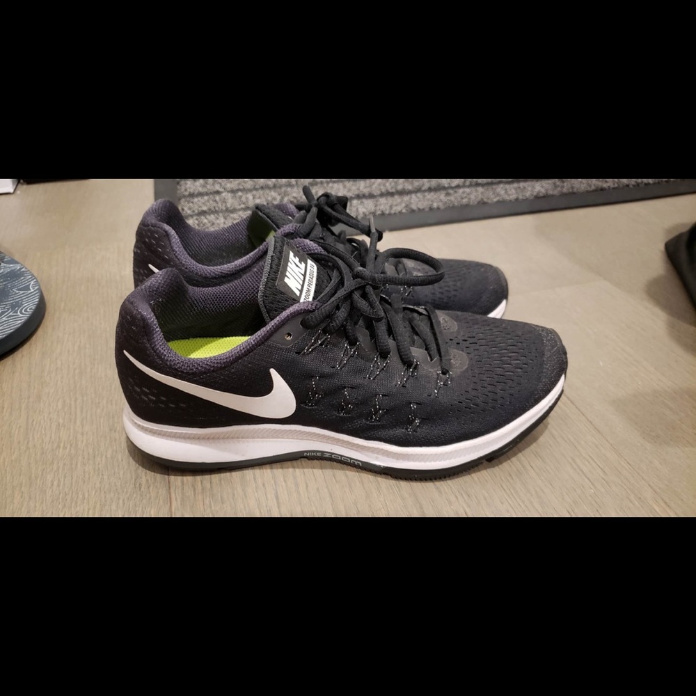 Nike Women's Air Zoom Pegasus 33 Running Shoes